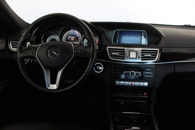 Mercedes-Benz E300 Hybrid