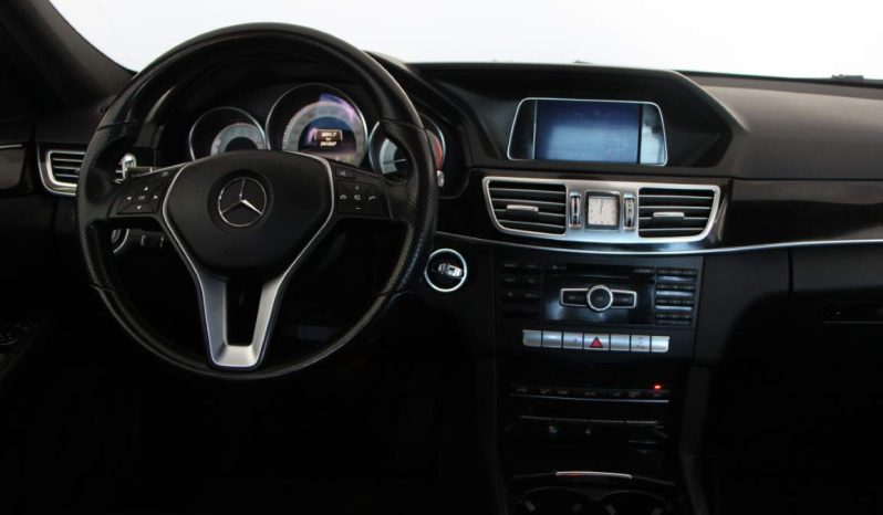 
								Mercedes-Benz E300 Hybrid full									