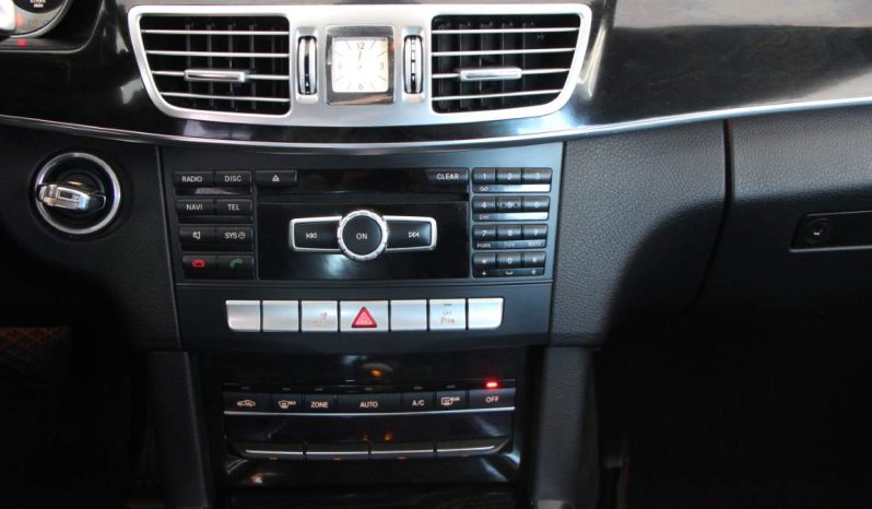 
								Mercedes-Benz E300 Hybrid full									