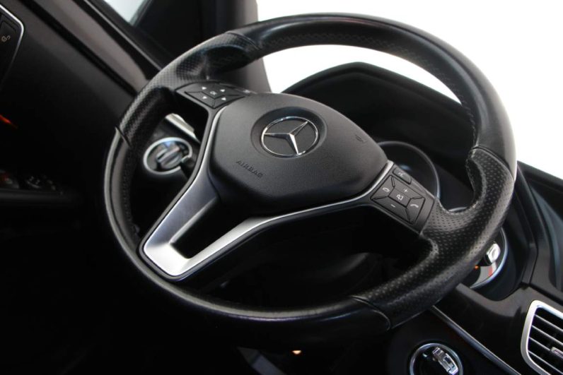 Mercedes-Benz E300 Hybrid