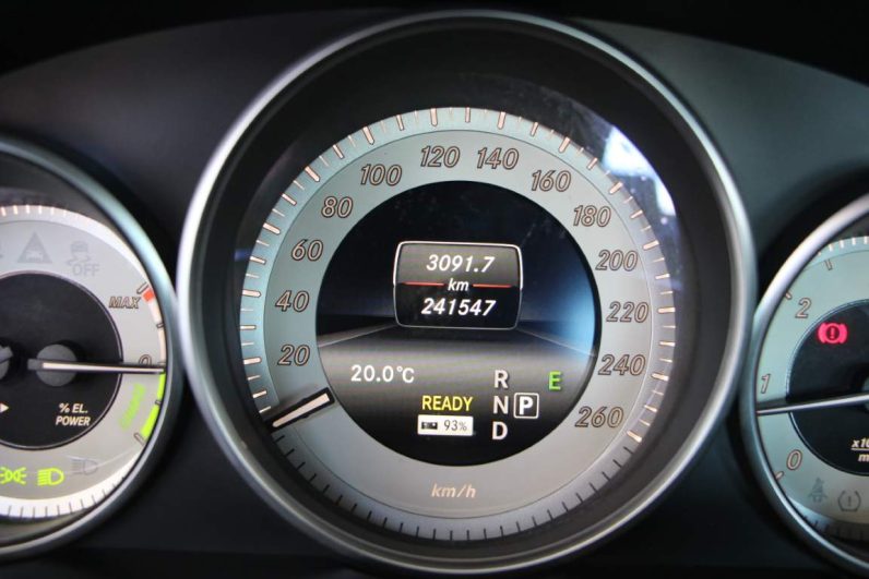 Mercedes-Benz E300 Hybrid