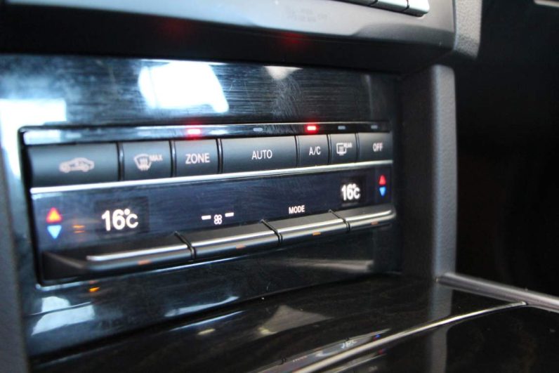 Mercedes-Benz E300 Hybrid