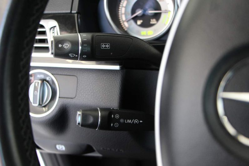 Mercedes-Benz E300 Hybrid