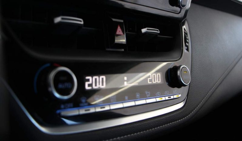 
								Toyota Corolla full									