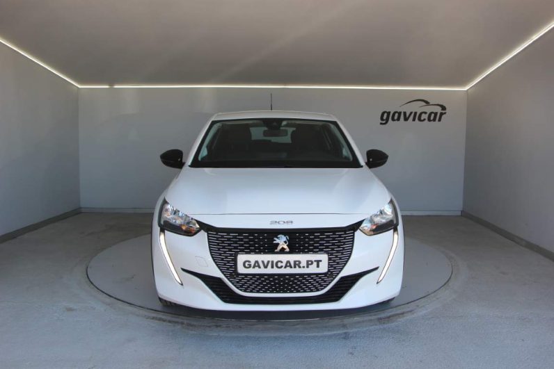 Peugeot e-208