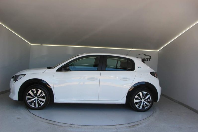Peugeot e-208