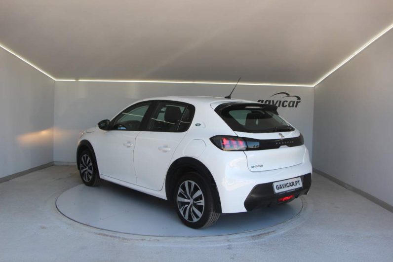 Peugeot e-208