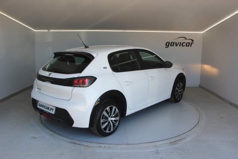 Peugeot e-208