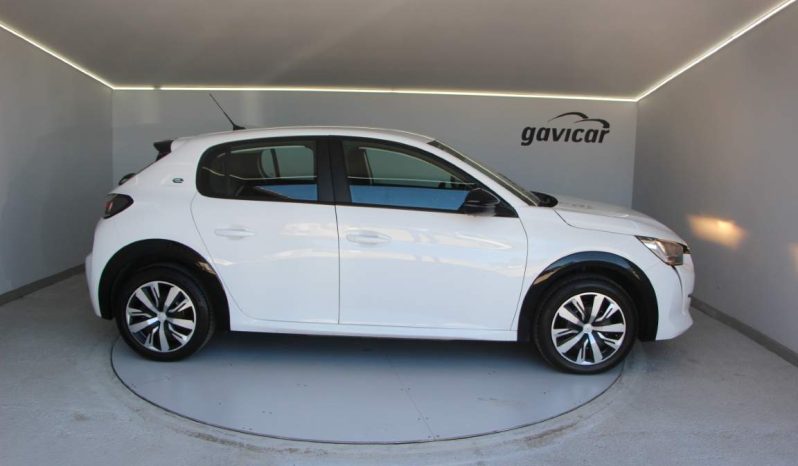 
								Peugeot e-208 full									