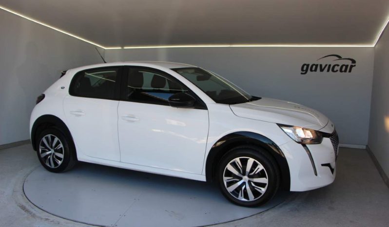 
								Peugeot e-208 full									