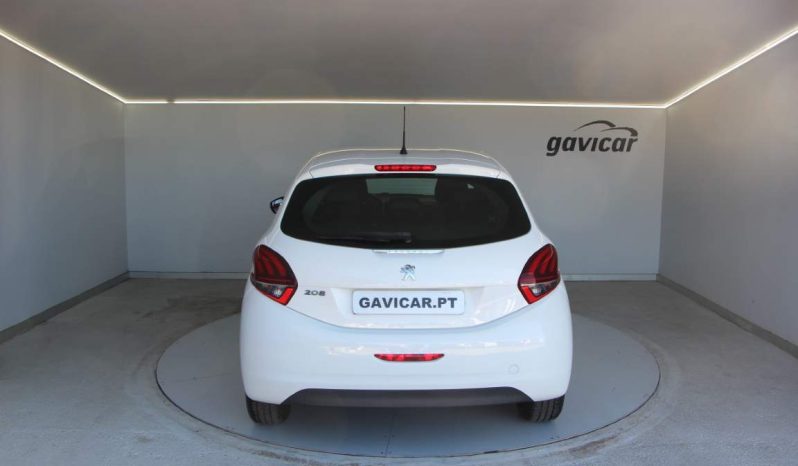 
								Peugeot 208 full									