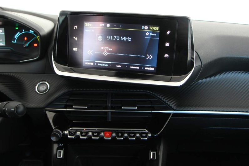 Peugeot e-208