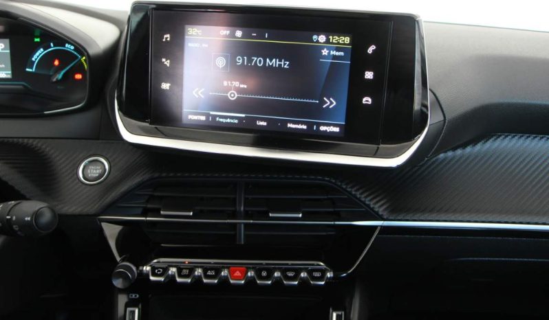 
								Peugeot e-208 full									