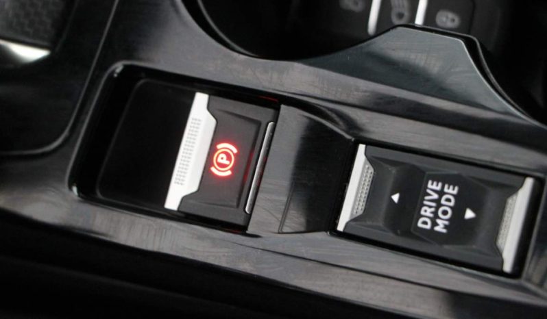 
								Peugeot e-208 full									