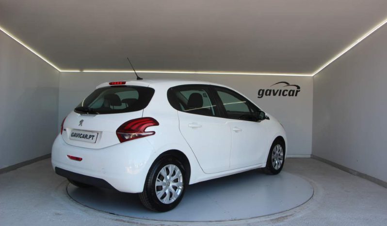 
								Peugeot 208 full									
