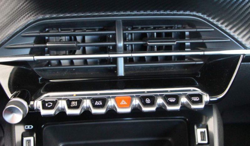 
								Peugeot e-208 full									