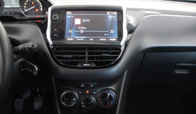 
								Peugeot 208 full									