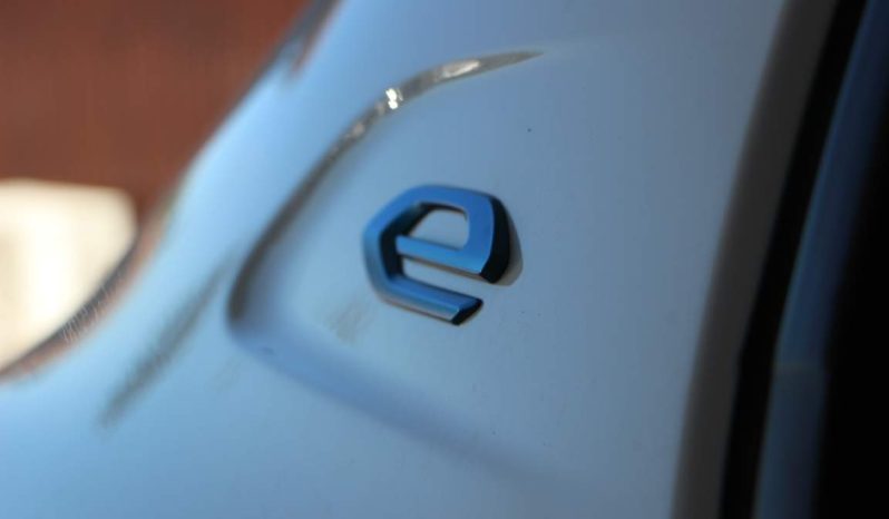 
								Peugeot e-208 full									