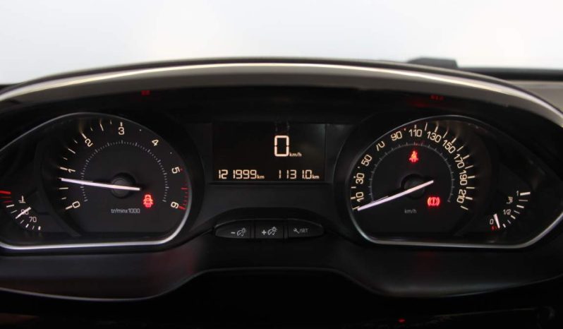 
								Peugeot 208 full									
