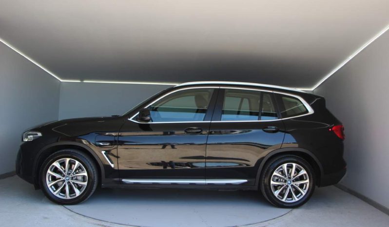 
								BMW X3 30e full									