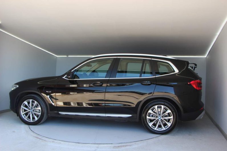 BMW X3 30e