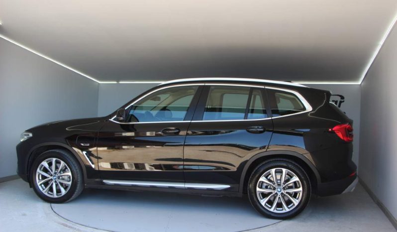 
								BMW X3 30e full									