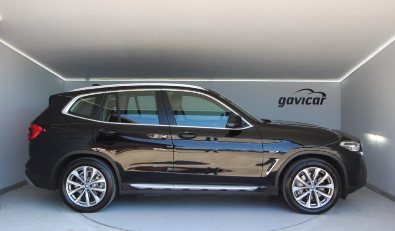 
								BMW X3 30e full									