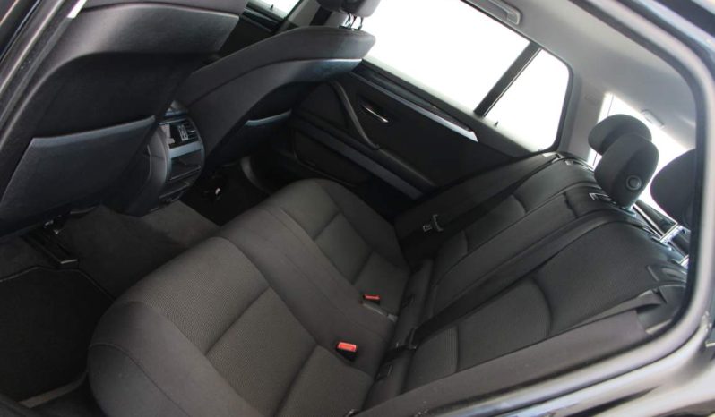 
								BMW 520 D Touring full									