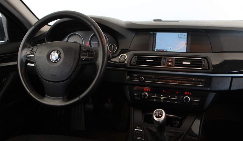 
								BMW 520 D Touring full									