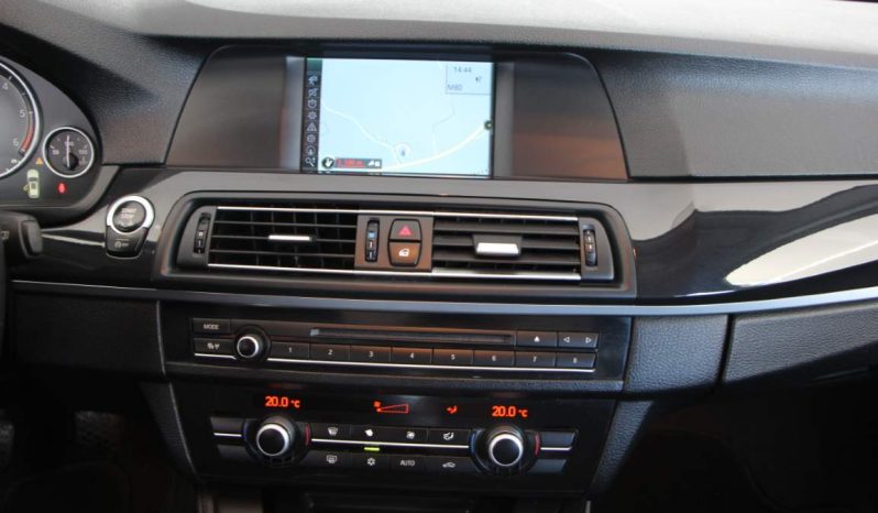 
								BMW 520 D Touring full									