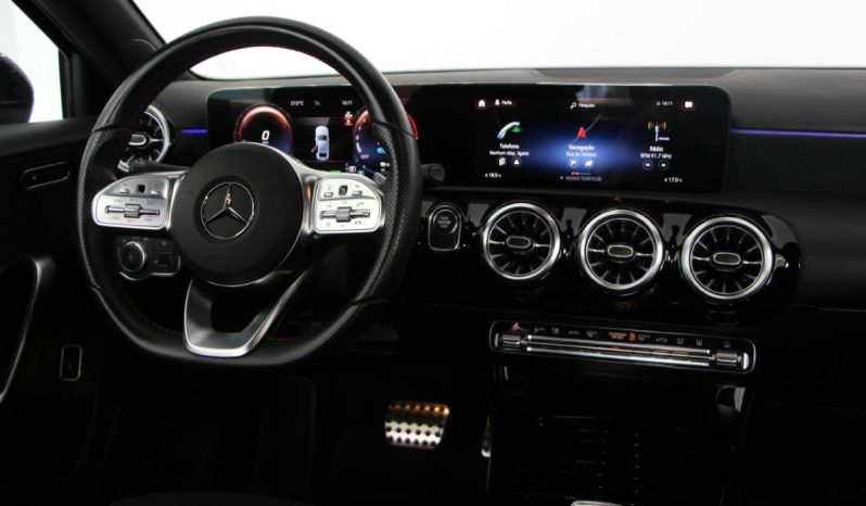 
								Mercedes-Benz A 250e Limousine full									