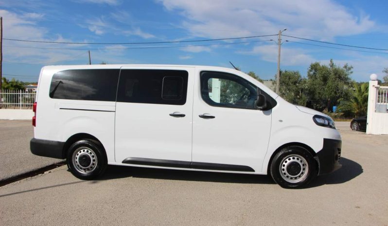 
								Opel Vivaro Tourer full									