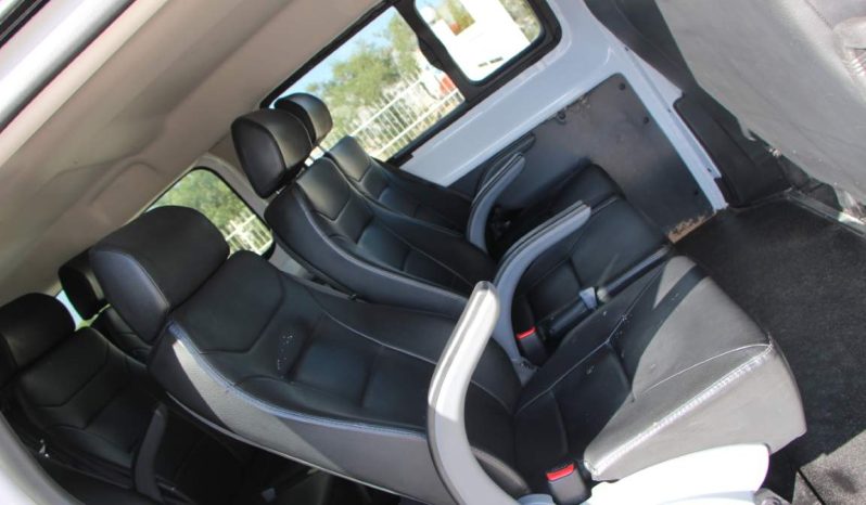 
								Opel Vivaro Tourer full									