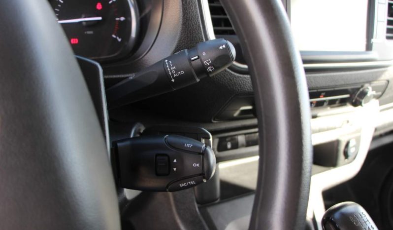 
								Opel Vivaro Tourer full									