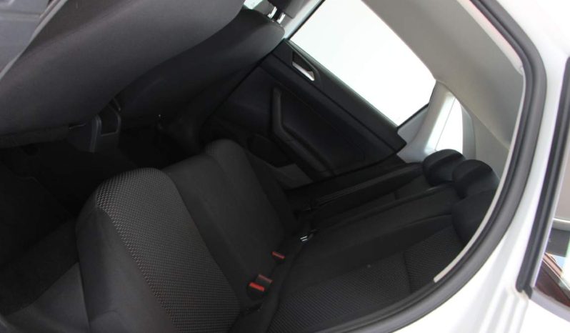
								Volkswagen Polo full									