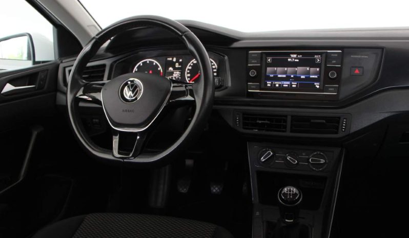 
								Volkswagen Polo full									