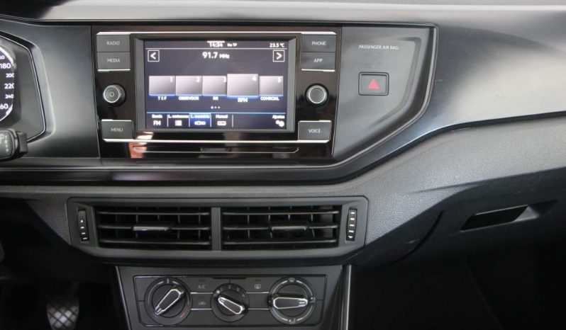
								Volkswagen Polo full									