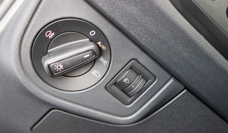 
								Volkswagen Polo full									