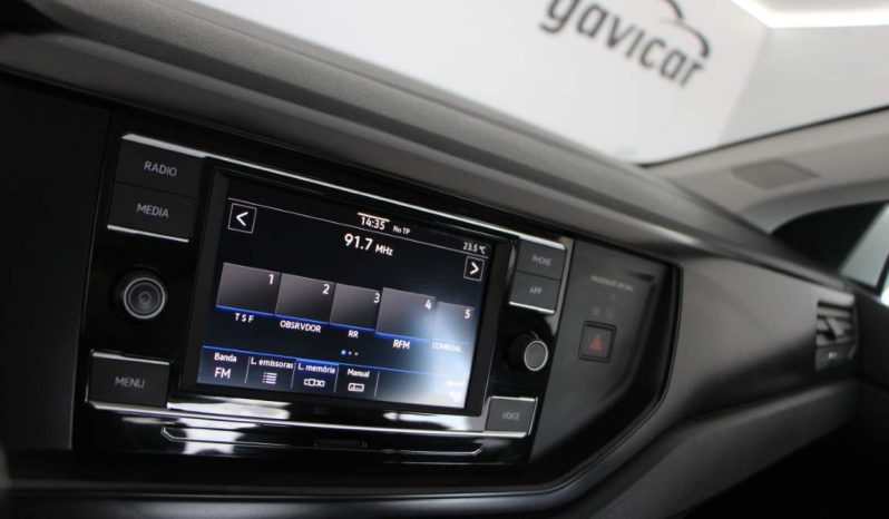 
								Volkswagen Polo full									